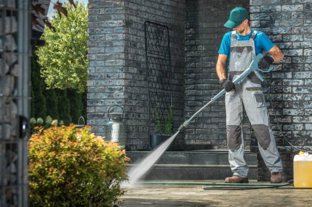 Best Animal Enclosure Cleaning  in Maple Bluff, WI